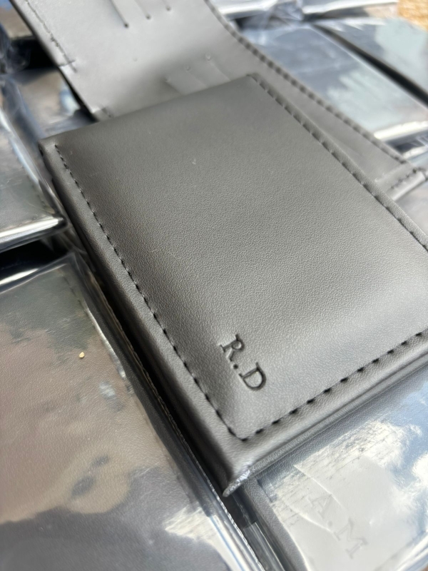 Carteira Masculina Slim Personalizada Com Iniciais Carimbo Baixo Relevo - Image 2